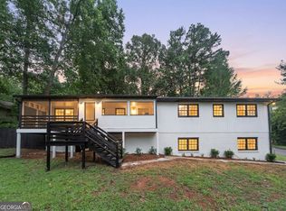 135 Golden Hills Dr, Woodstock, GA