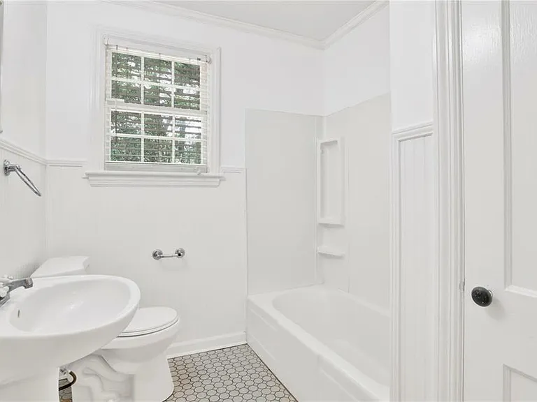 309 Border Dr W — Photo 10