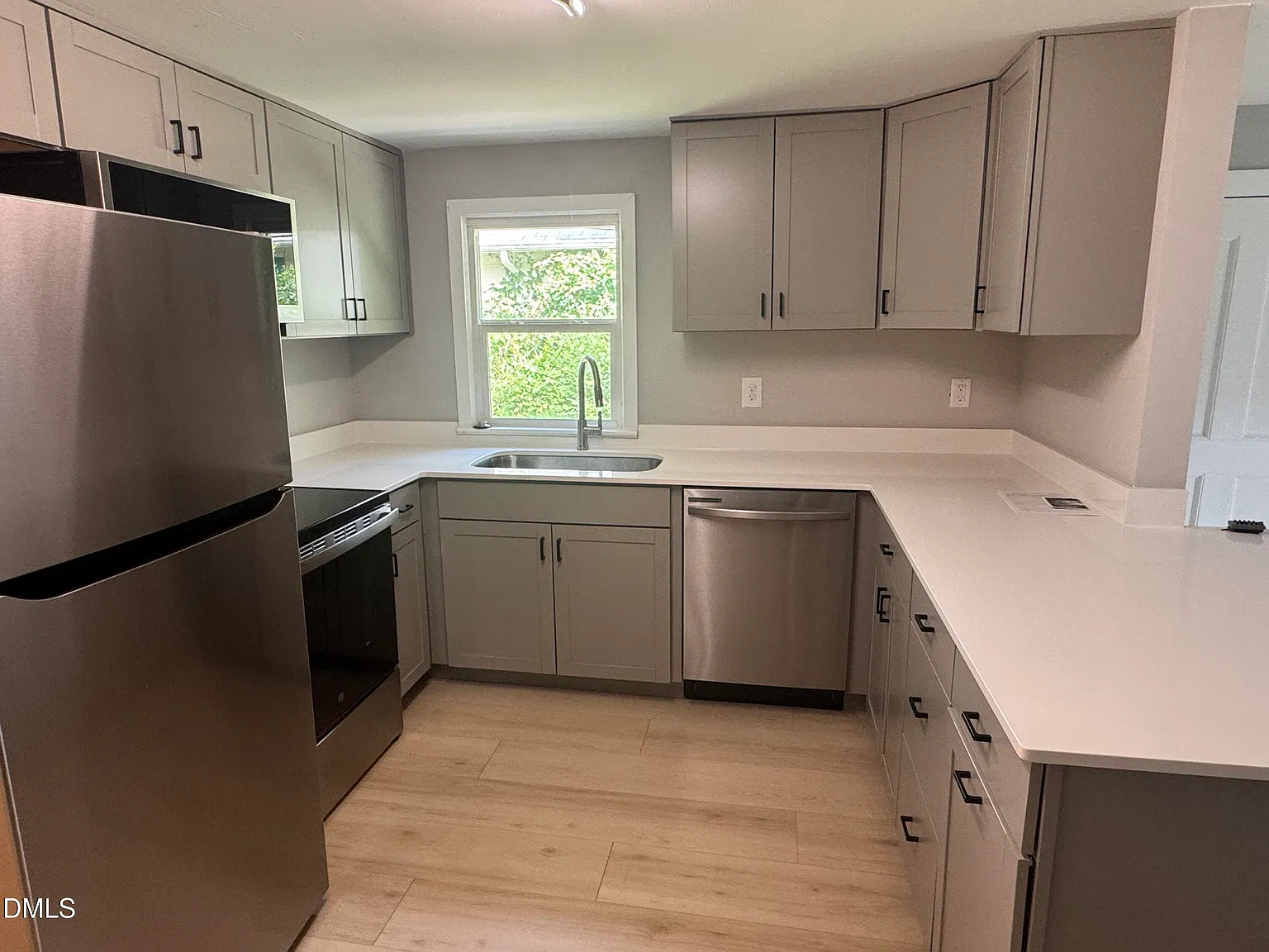 1 bed, 1.0 bath, $1,275 — Photo 4