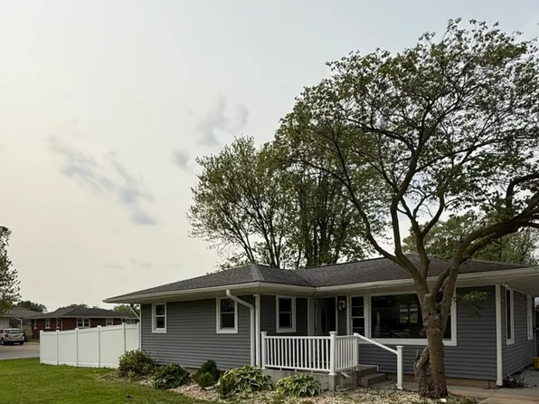 95 Manhattan Dr, Streator, IL 61364