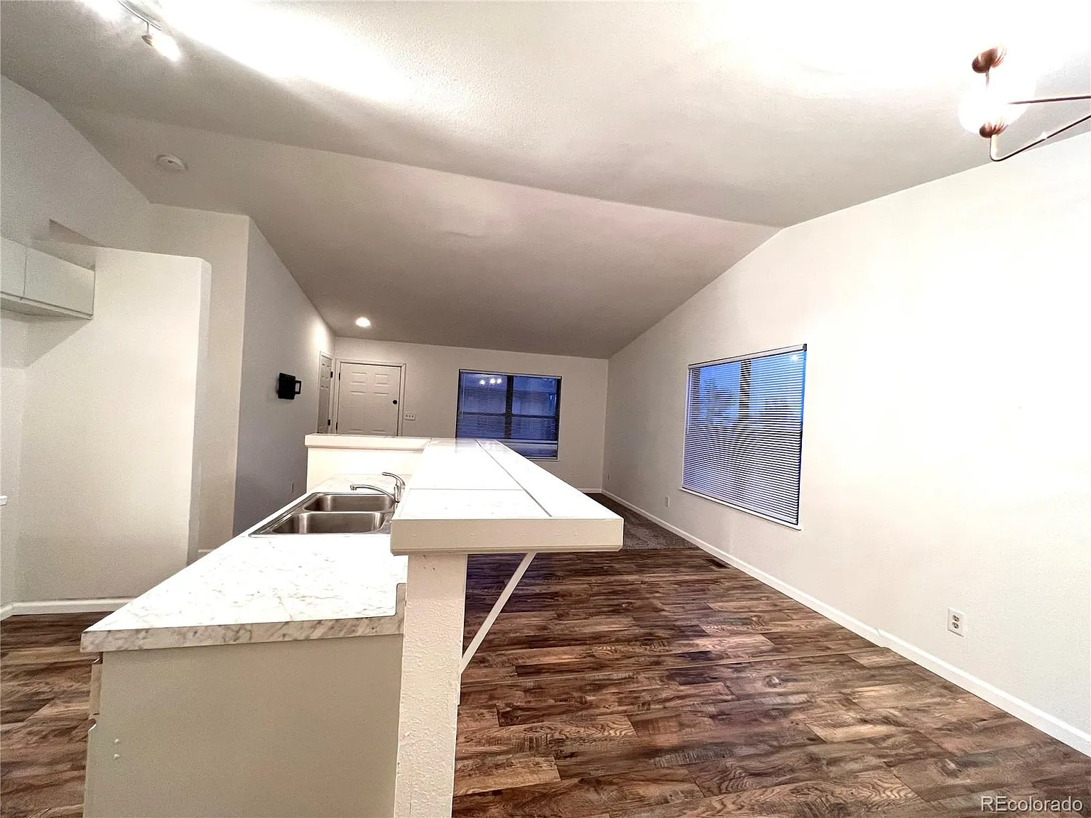 3 bed, 2.0 bath, 1064 sqft, $1,500 — Photo 1