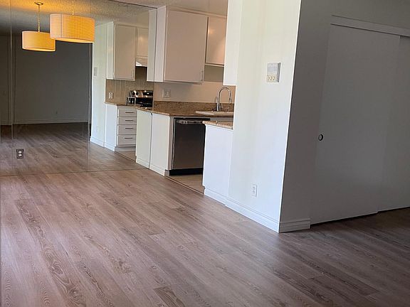 2nd image of 532 N Rossmore Ave APT 308