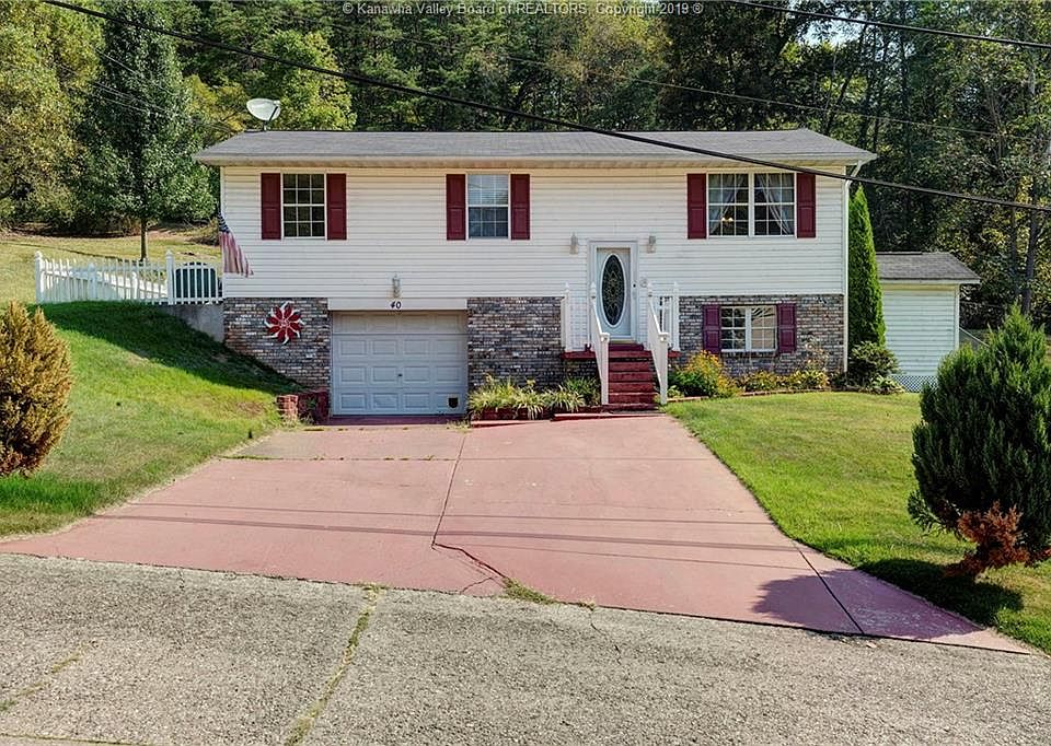 1st image of 40 Oakmont Dr
