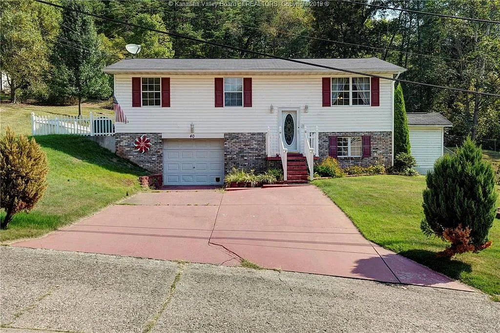 40 Oakmont Dr photo 1