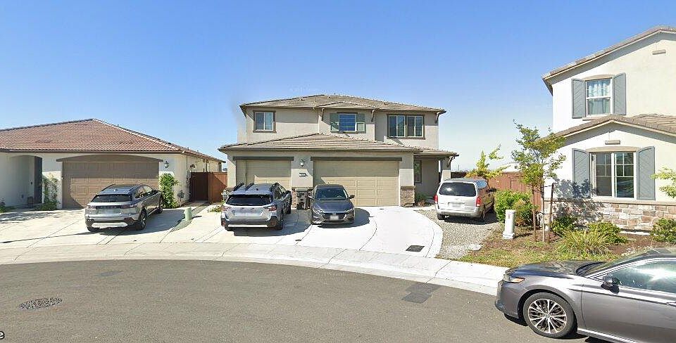 1 car garage and driveway