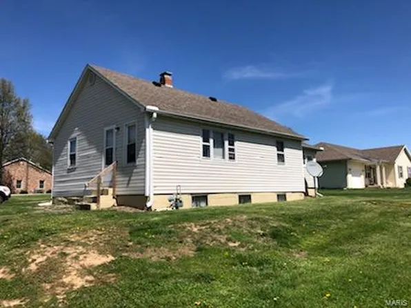 404 N Sangamon Ave, Vandalia, IL 62471