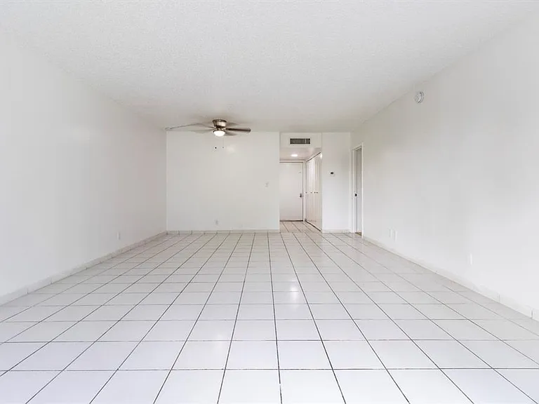 2930 Forest Hills Blvd — Photo 7