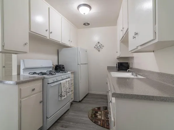 Sunland Park, 8640 Hillrose St #E03, Sunland, CA 91040