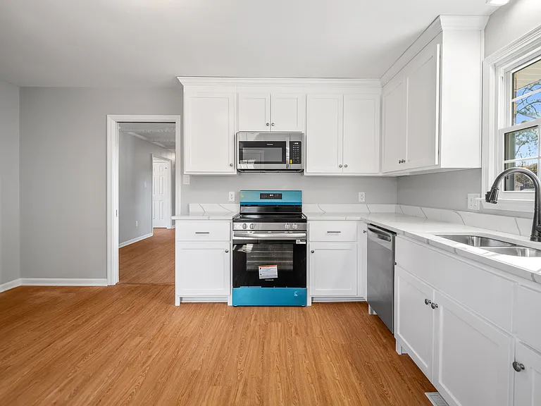 3908 Pfost Ave — Photo 15