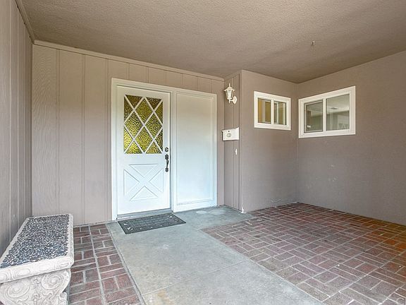 5th image of 2260 Stratford Way