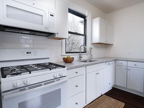 2nd image of 46 Voorhis Ave #2R