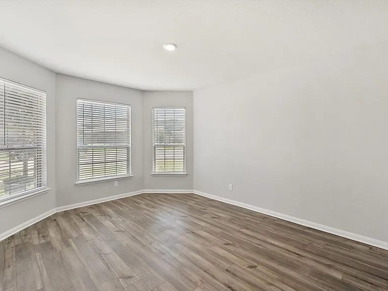 4004 Millau Ln — Photo 6