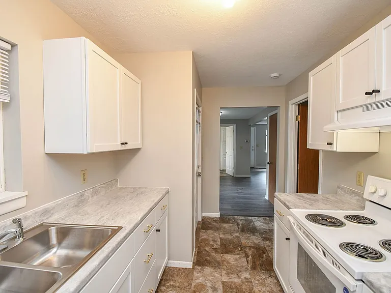 1115 N Duluth Ave — Photo 10
