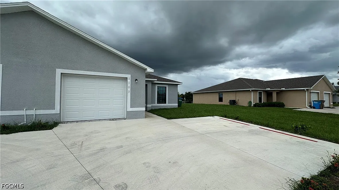 3 bed, 2.0 bath, 1200 sqft, $1,520 — Photo 2
