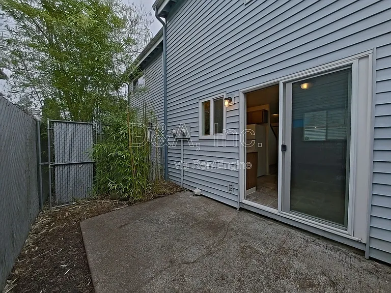 2519 SW Pickford St #C — Photo 9