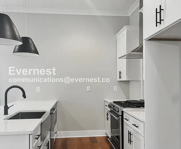 121 Lucile St — Photo 3