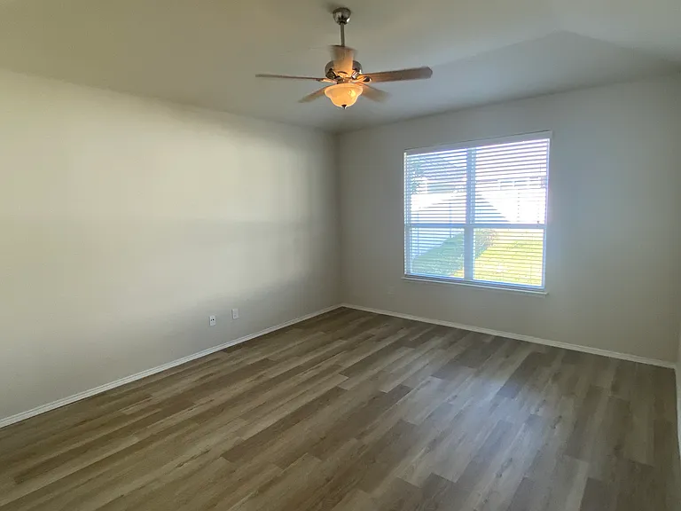9145 Blackstone Dr — Photo 19