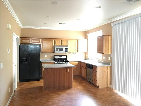 4th image of 3012 Jacaranda Dr #0