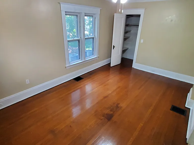 140 College Ave NE #4 — Photo 17