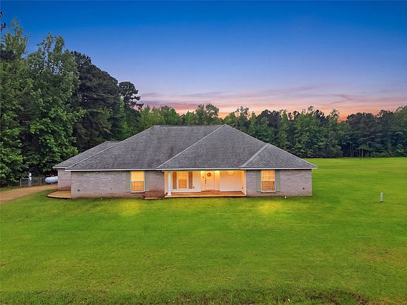 4th image of 561 Wells Rd