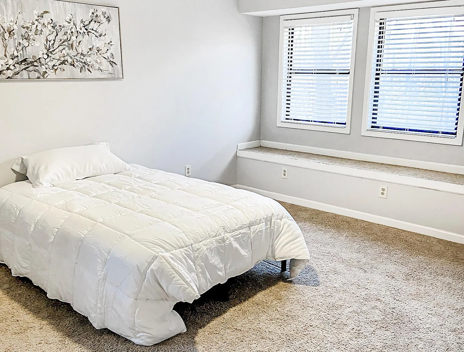 4 bed, 3.0 bath, 1380 sqft, $1,157 — Photo 1