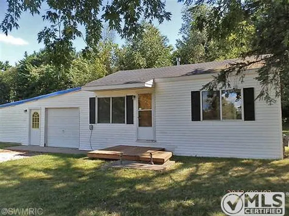 14280 8th Ave, Marne, MI 49435