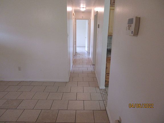 5th image of 401 Ash St