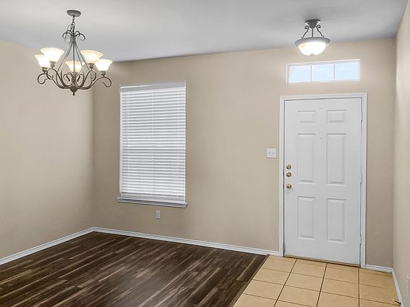 4th image of 1328 Blue Gill Ct