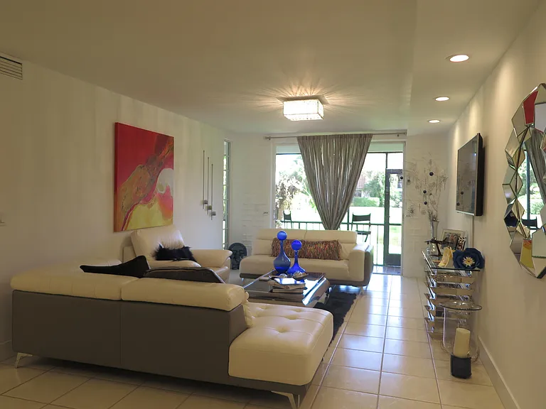 7875 La Mirada Dr — Photo 6