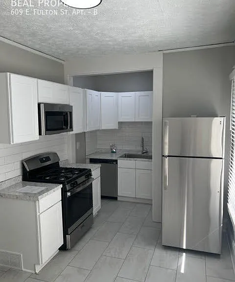 609 E Fulton St #B — Photo 3