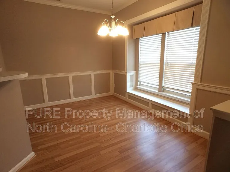 17811 Delmas Dr — Photo 13