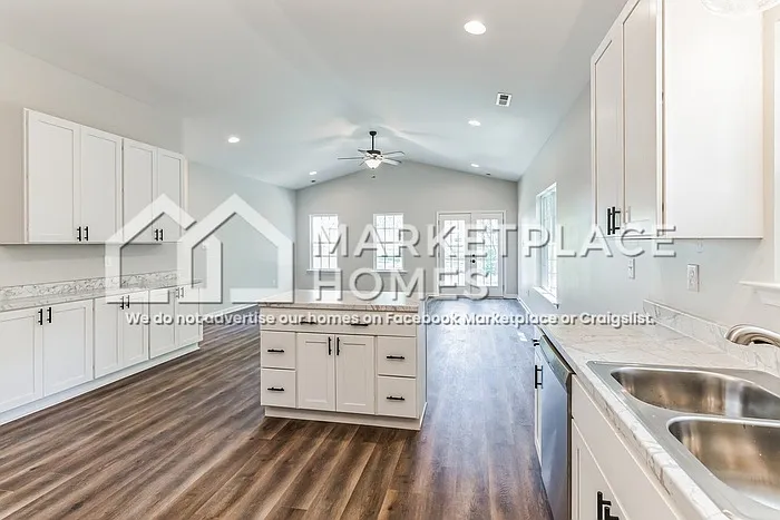 1612 College St SE — Photo 11
