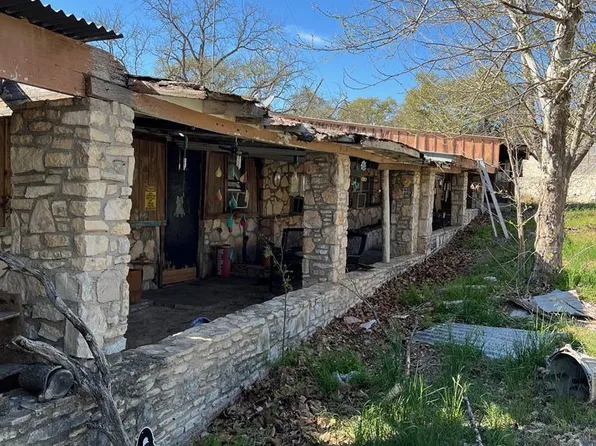 111 Prine Ln, Kerrville, TX 78028