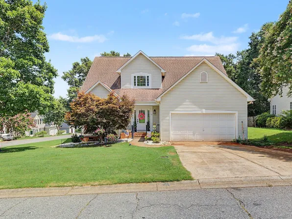 14 Birkdale Dr, Simpsonville, SC 29681