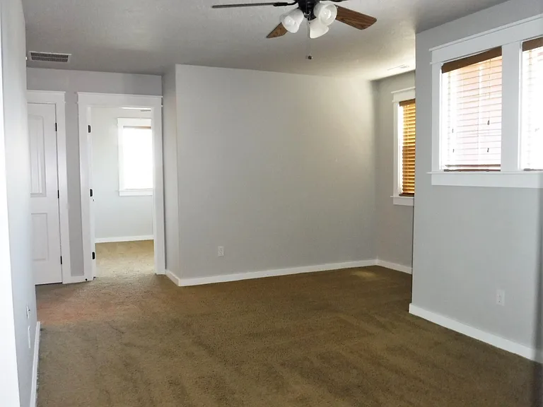 4432 N Kilee Ave — Photo 25