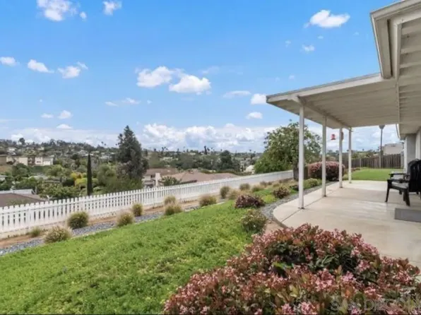 129 Avalon Dr, Vista, CA 92084