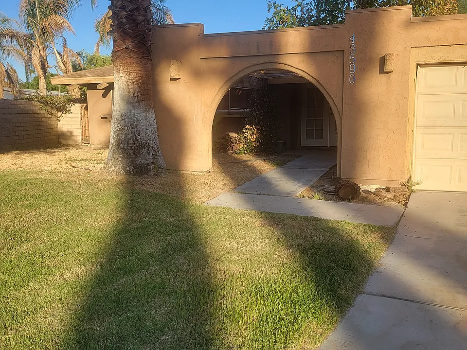 43590 Vanda Cir