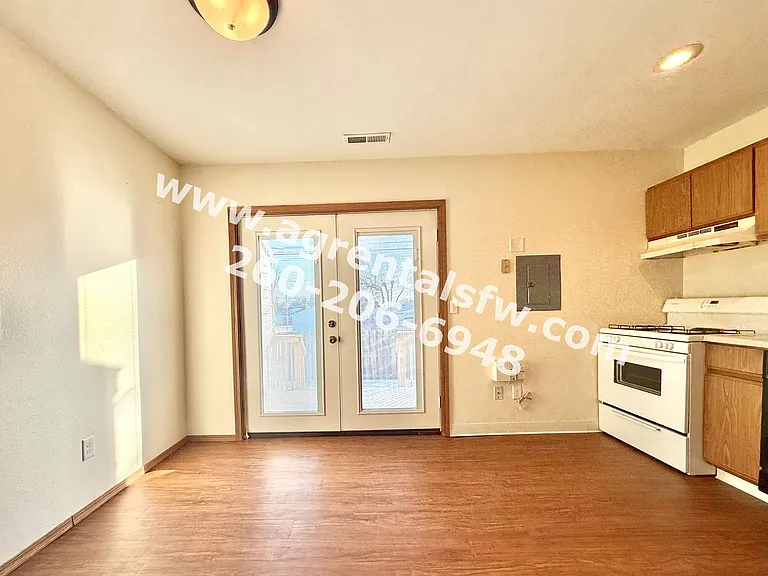 2718 Sherman Blvd — Photo 37
