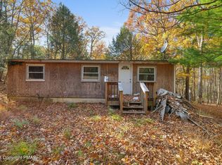 9167 Laurel Dr, Cresco, PA 18326