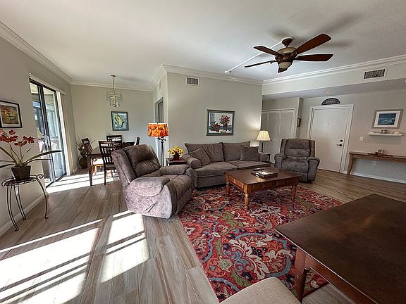 5th image of 150 SE Four Winds Dr APT 103