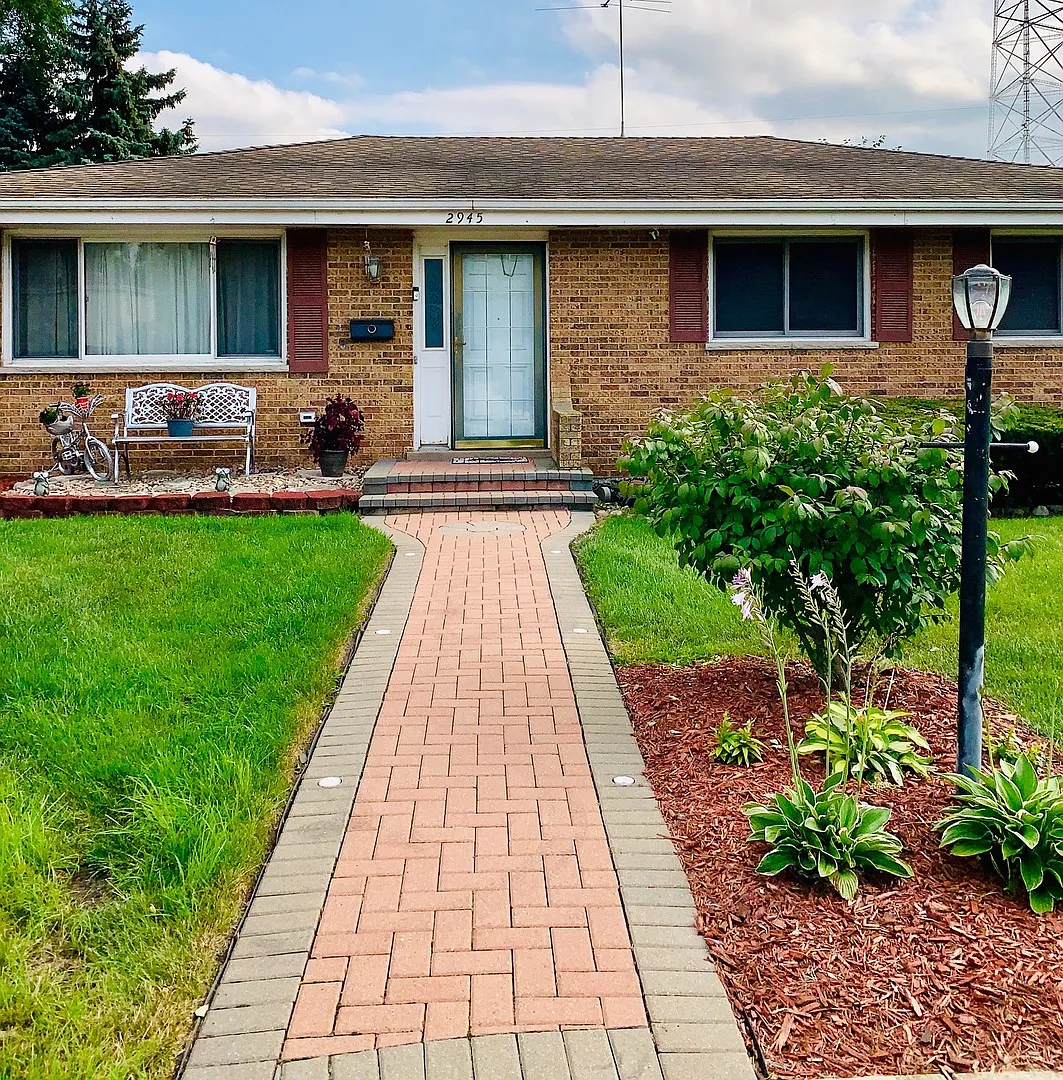 2945 173rd Pl photo 1