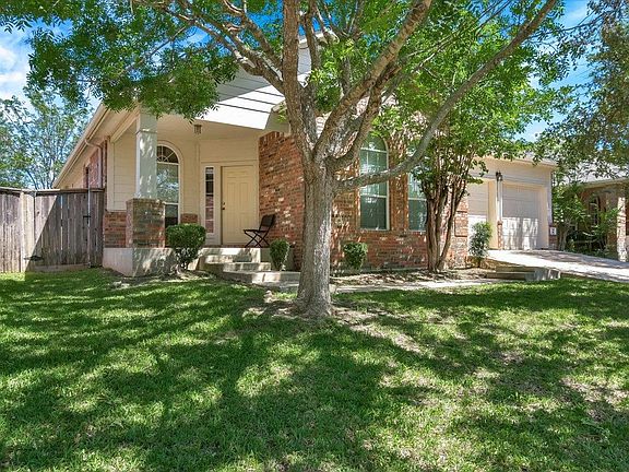 2nd image of 747 Bent Wood Pl