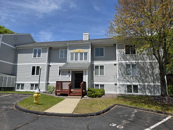 330 Sunderland Rd Unit 29, Worcester, MA 01604