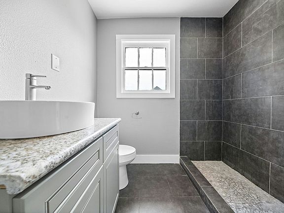 4th image of 1811 21st St APT 4