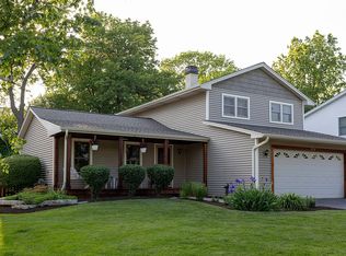 324 Oakmont Dr, Bartlett, IL 60103