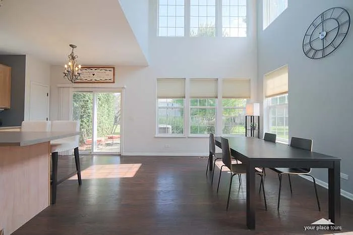 2 bed, 2.5 bath, 1610 sqft, $2,500 — Photo 4