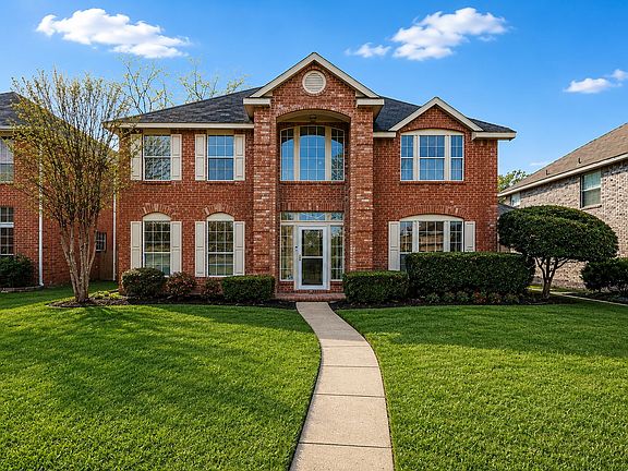 2nd image of 2829 Panorama Dr