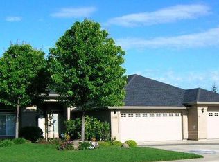 2355 Crescent Moon Ct, Redding, CA 96001