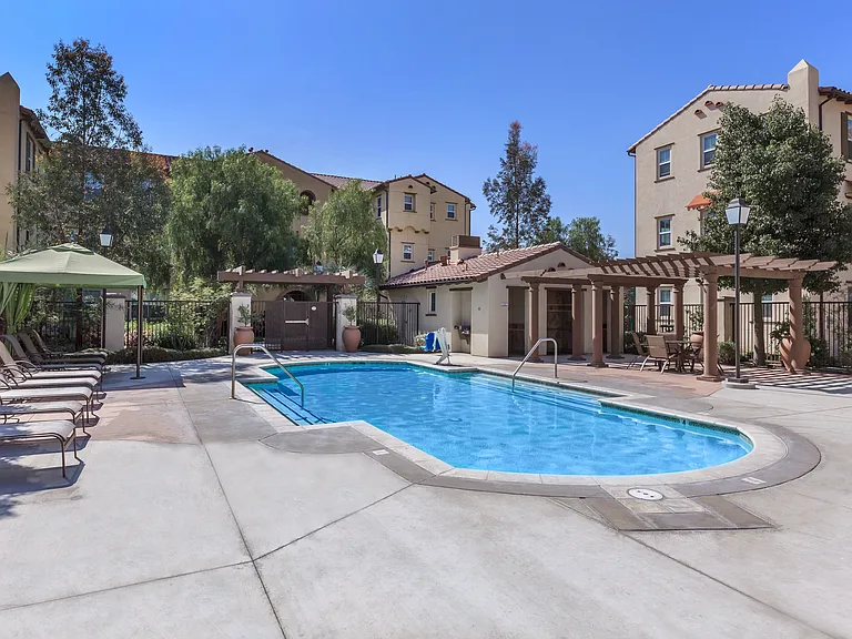 Paseos At Magnolia Luxury Apartments Homes — Photo 36