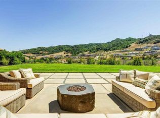 2 Rabble Rd, Orinda, CA 94563